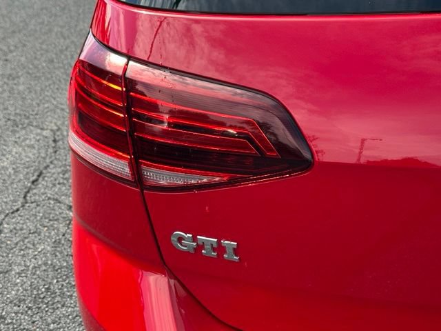 Used 2018 Volkswagen GTI SE w/ SE Leather Package FWD image 16