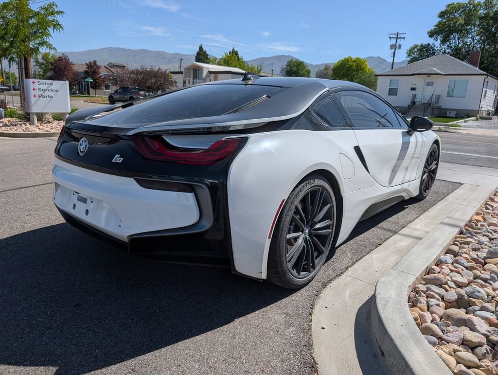 Used 2020 BMW i8 Coupe AWD/4WD image 6