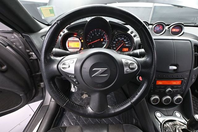 Used 2009 Nissan 370Z Touring RWD image 24