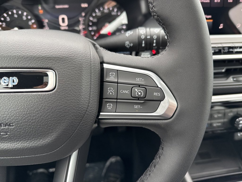 New 2026 Jeep Compass Latitude image 28