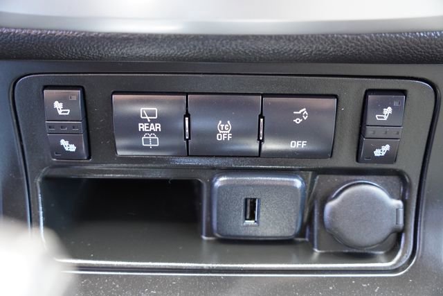 Used 2016 GMC Acadia SLE image 28