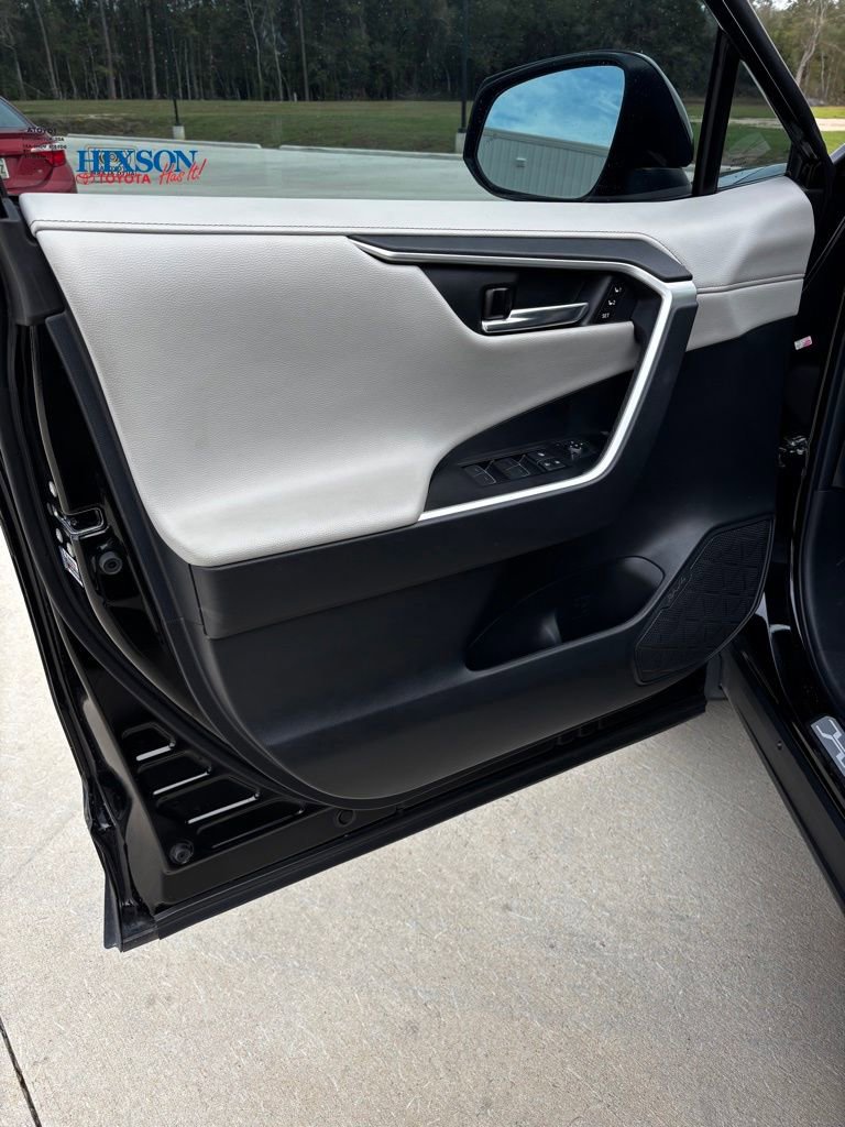 Used 2024 Toyota RAV4 Limited image 9