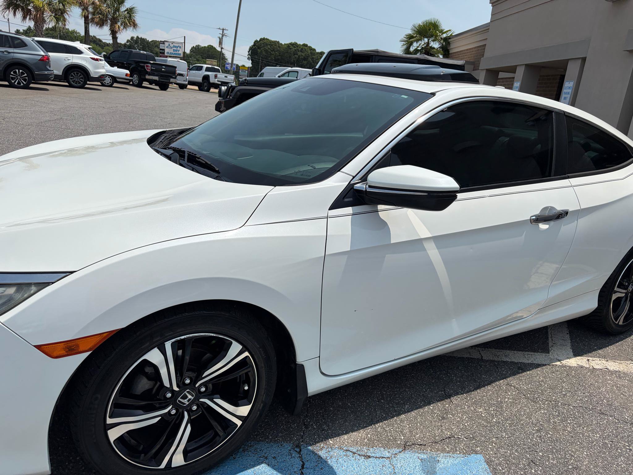 Used 2017 Honda Civic Touring image 5