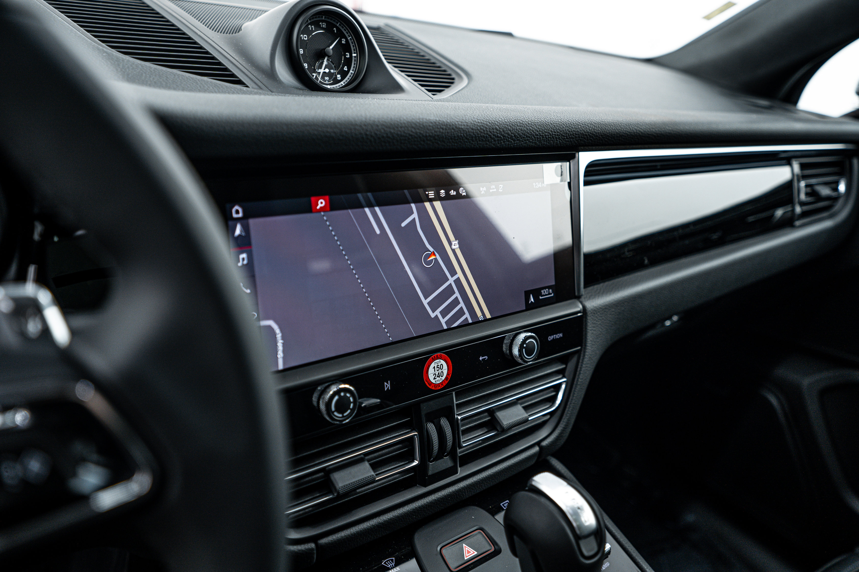 New 2025 Porsche Macan image 16