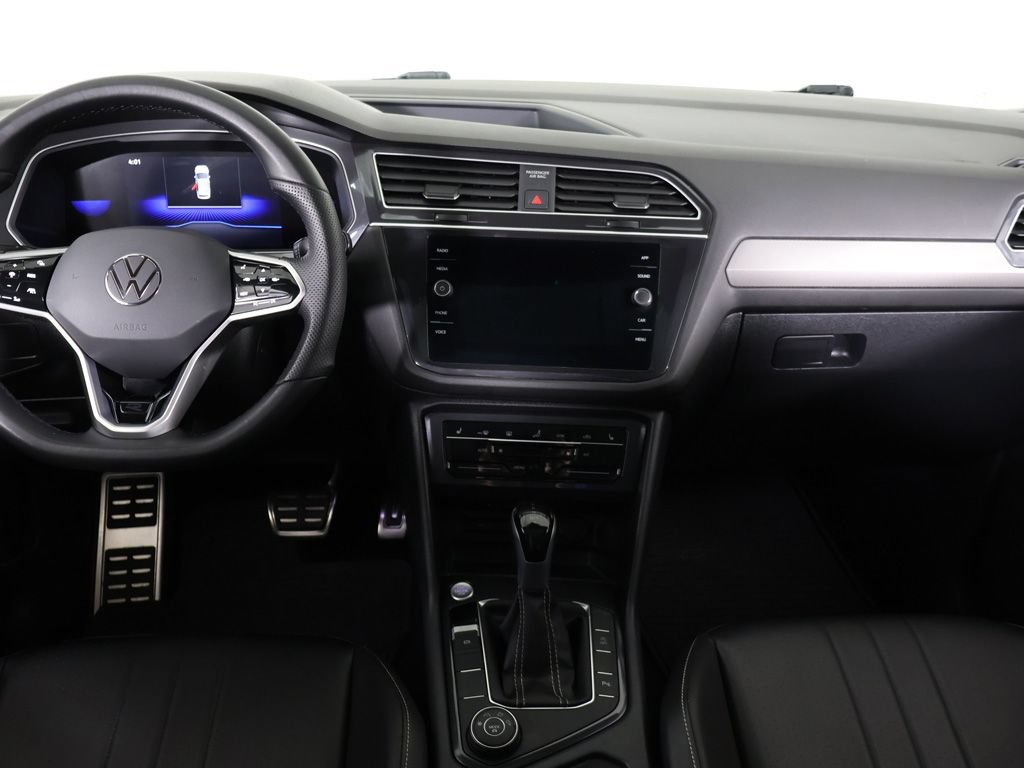 Used 2024 Volkswagen Tiguan SE R-Line AWD/4WD image 38