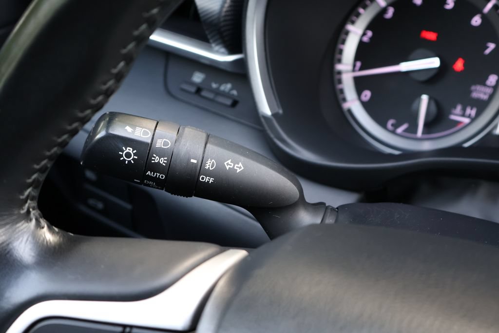 Used 2022 Toyota Highlander XSE FWD image 23