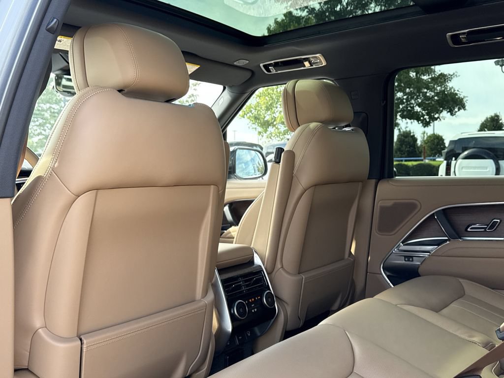 New 2025 Land Rover Range Rover SE AWD/4WD image 11