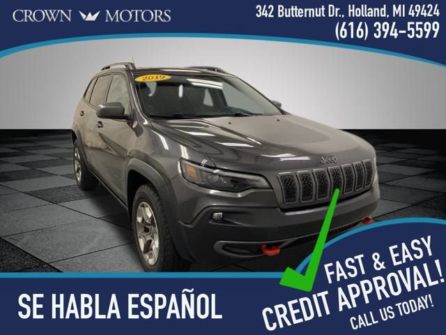 Used 2019 Jeep Cherokee Trailhawk AWD/4WD image 1