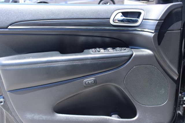 Used 2020 Jeep Grand Cherokee Limited RWD image 10