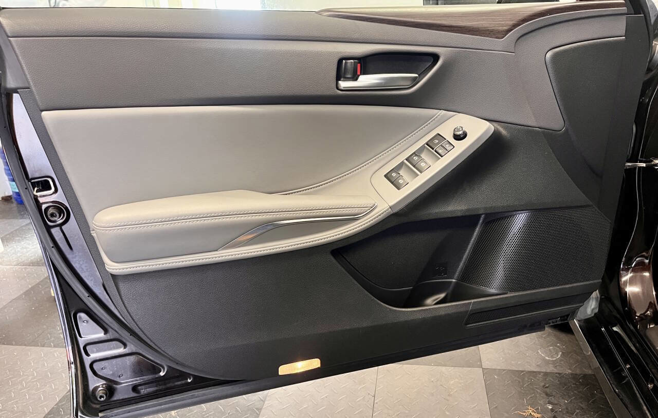 Used 2019 Toyota Avalon XLE w/ Moonroof Package image 14