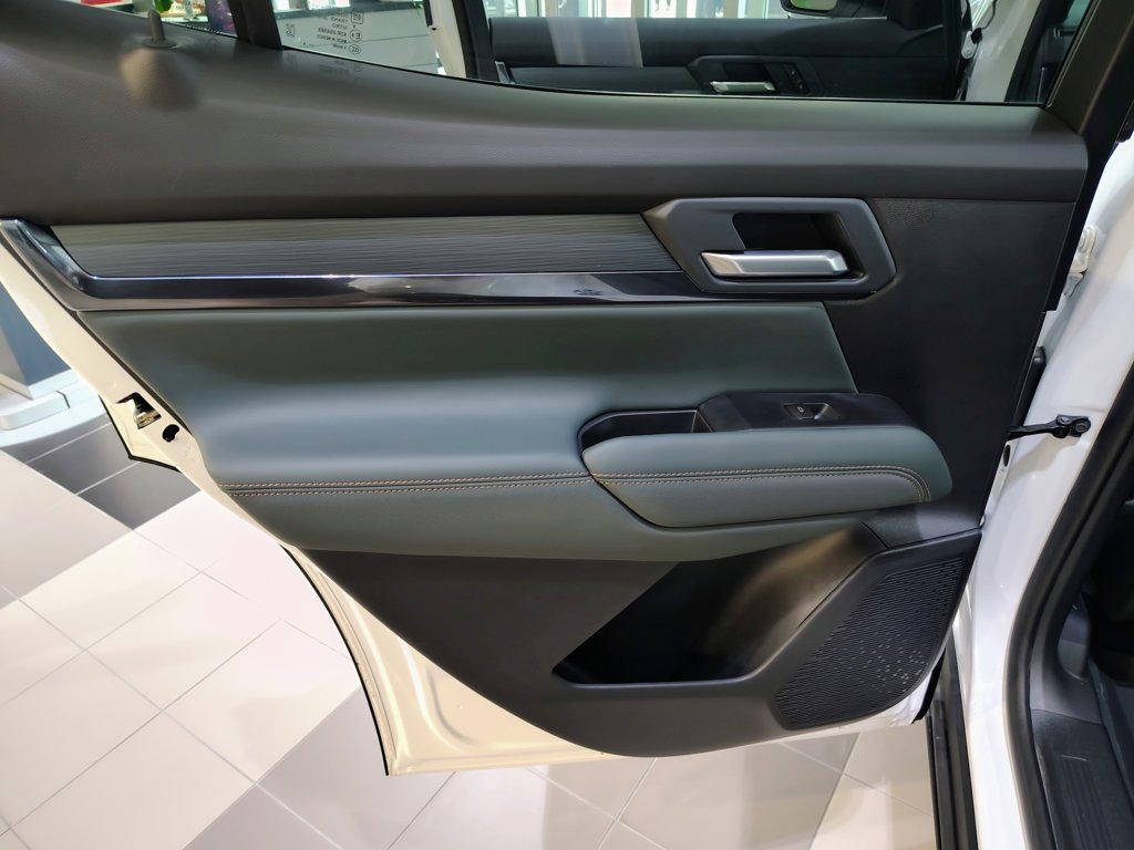 New 2026 GMC Terrain AT4 w/ Technology Package II AWD/4WD image 30