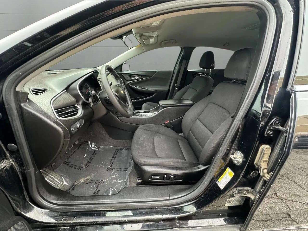 Used 2019 Chevrolet Malibu RS image 33