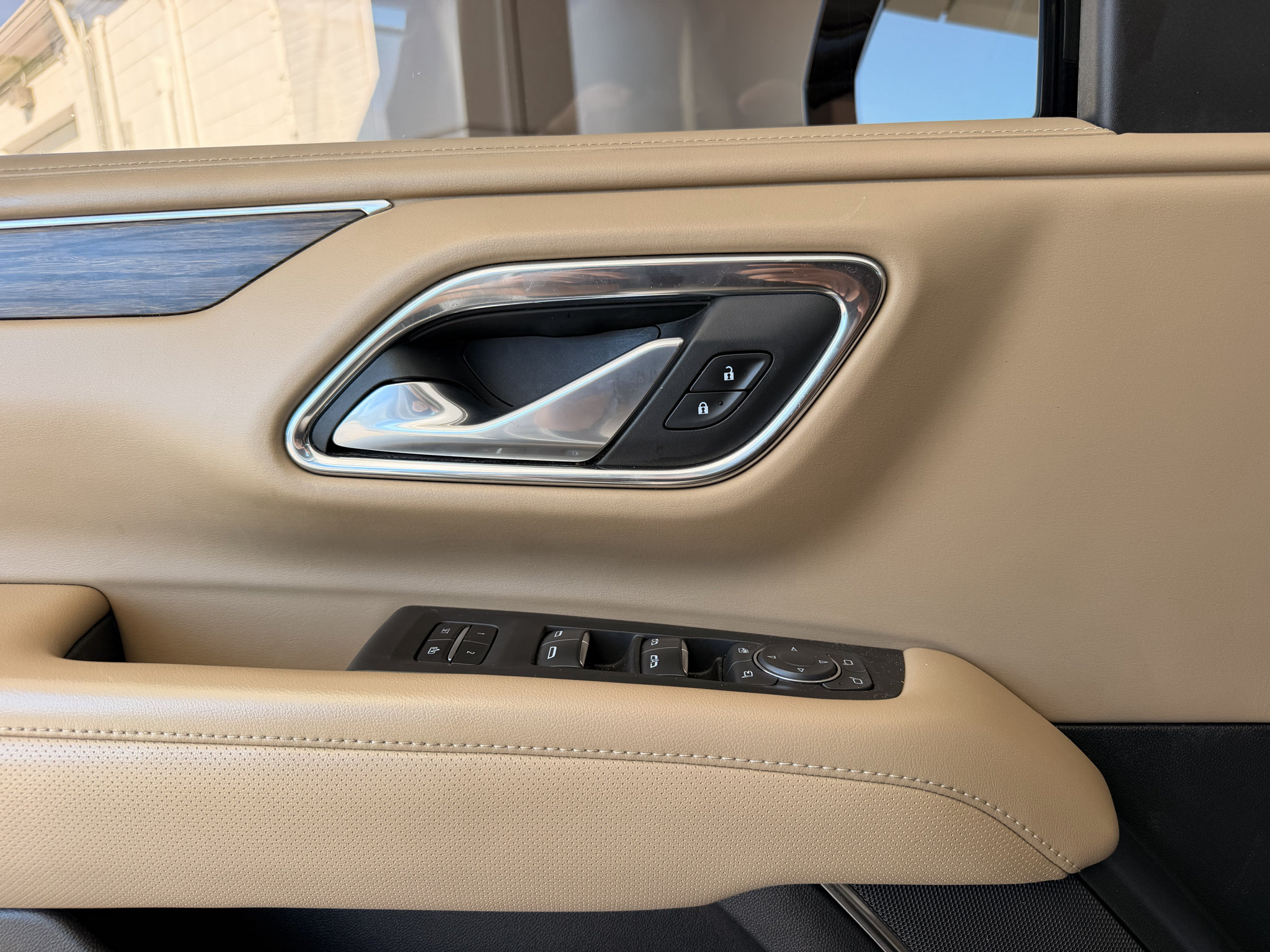 Used 2022 Chevrolet Tahoe Premier AWD/4WD image 7