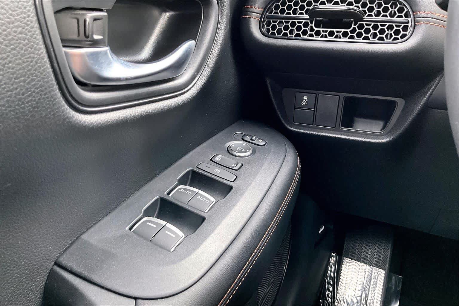 Used 2024 Honda HR-V Sport image 32