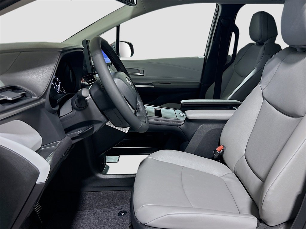 New 2026 Toyota Sienna XLE image 21