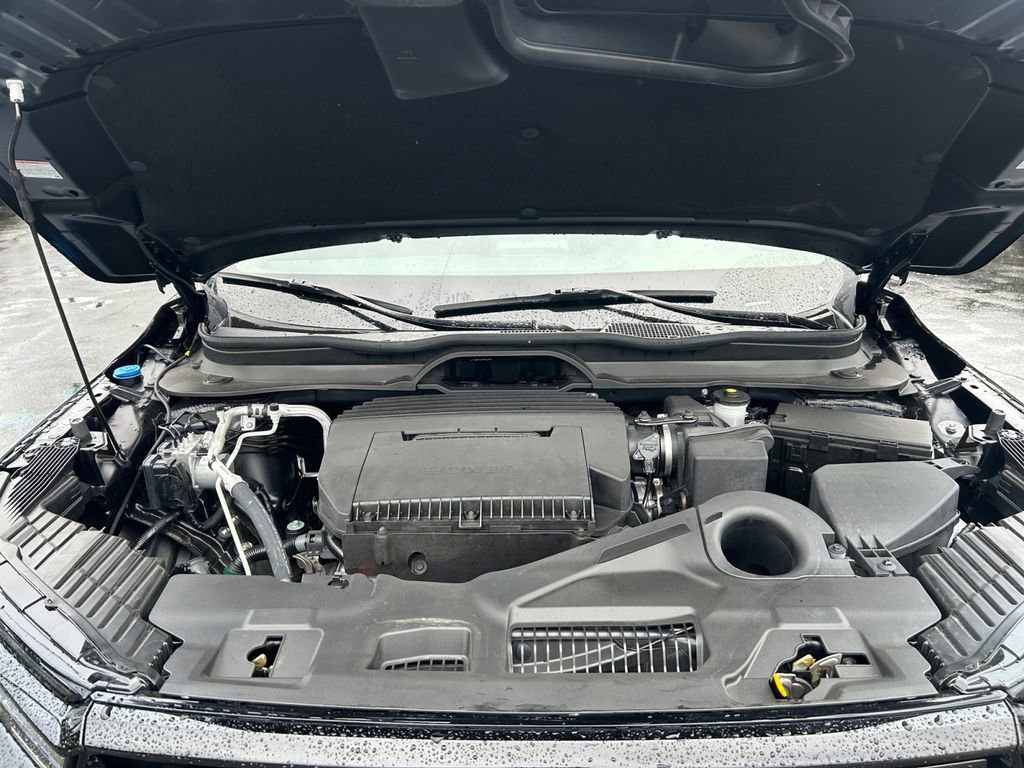 Used 2025 Honda Pilot TrailSport image 29