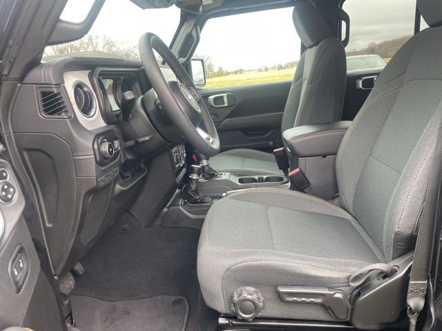 Used 2024 Jeep Wrangler Unlimited Sahara w/ Safety Group AWD/4WD image 8