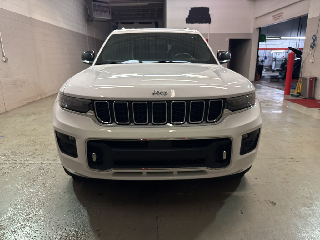 Used 2021 Jeep Grand Cherokee L Overland w/ Luxury Tech Group IV AWD/4WD image 2