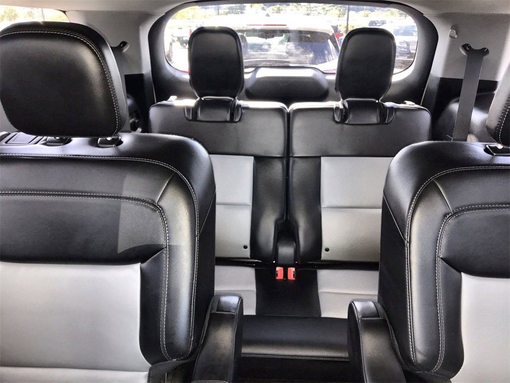 Used 2023 Ford Explorer XLT w/ Equipment Group 202A image 24