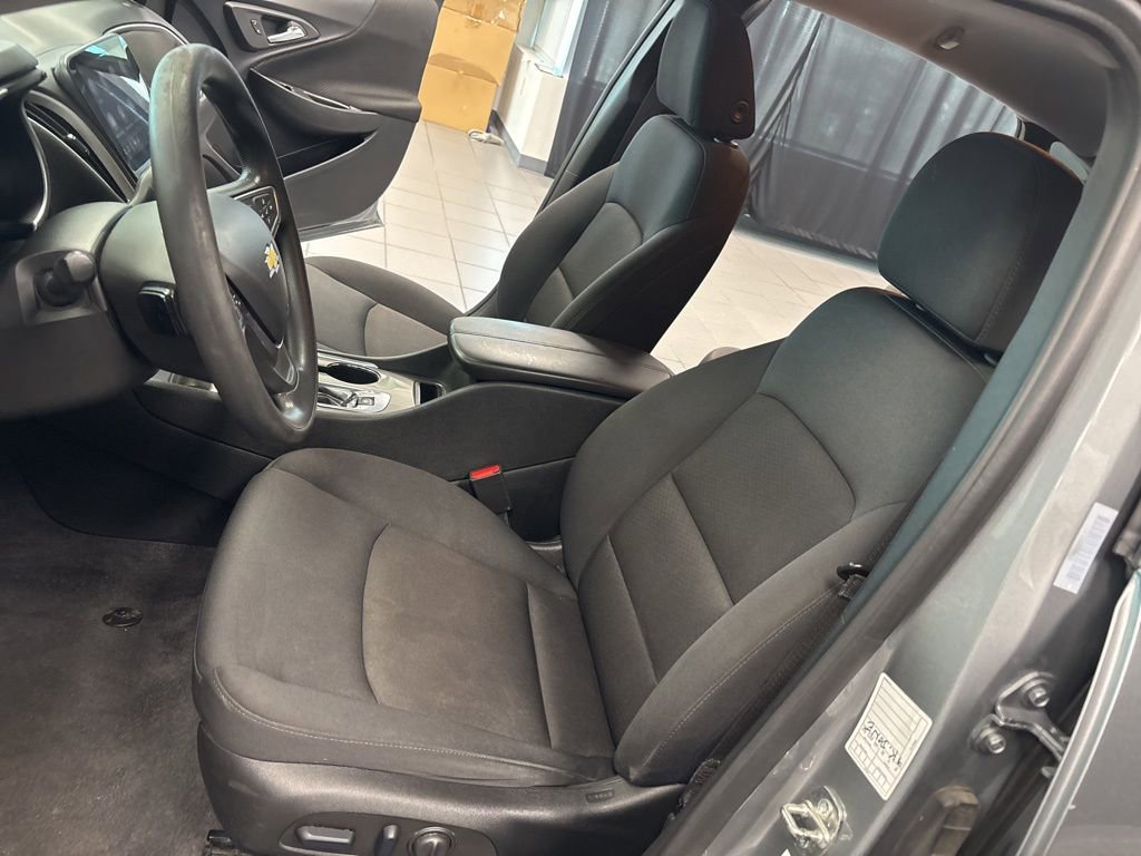 Used 2023 Chevrolet Malibu LT image 36