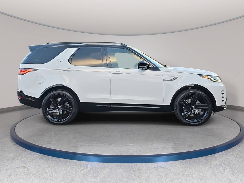 New 2026 Land Rover Discovery Limited Edition AWD/4WD image 4