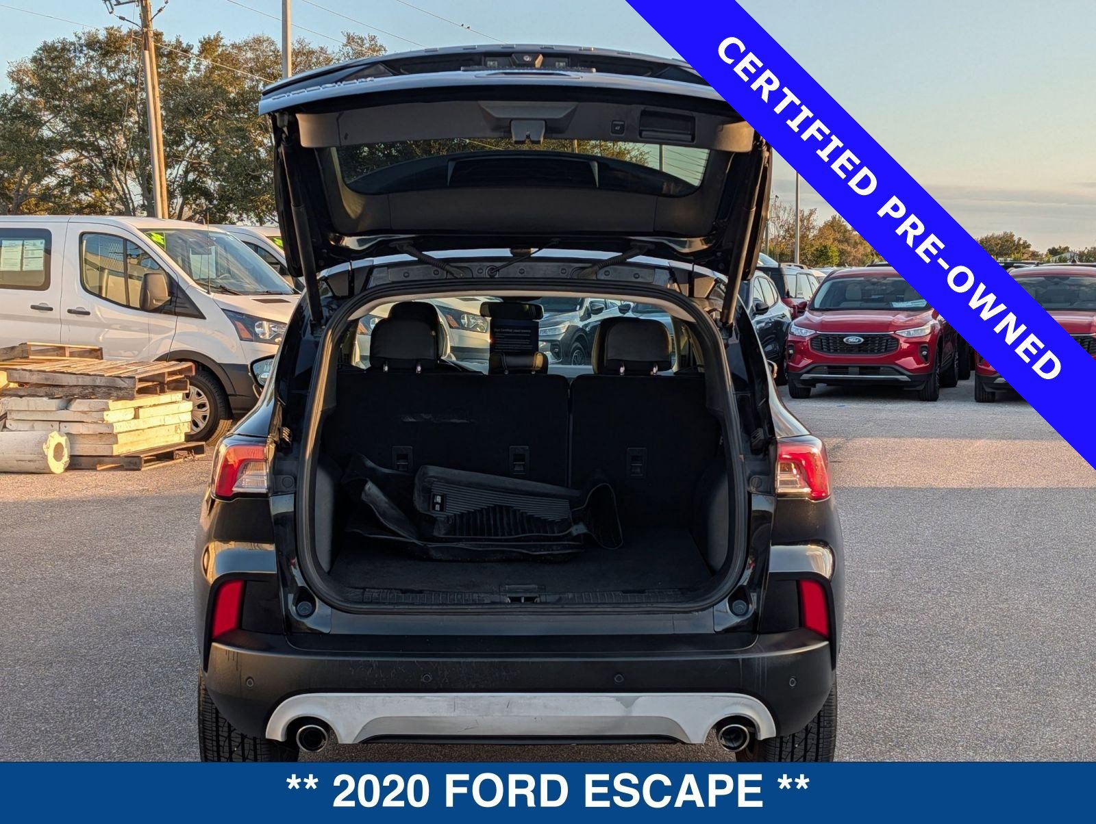 Used 2020 Ford Escape Titanium image 13