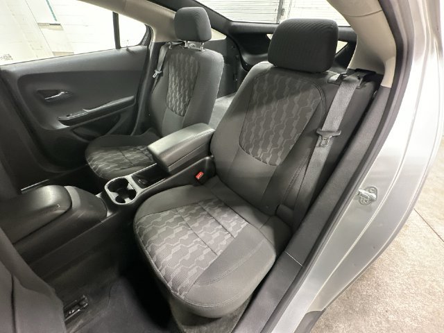Used 2014 Chevrolet Volt FWD image 15