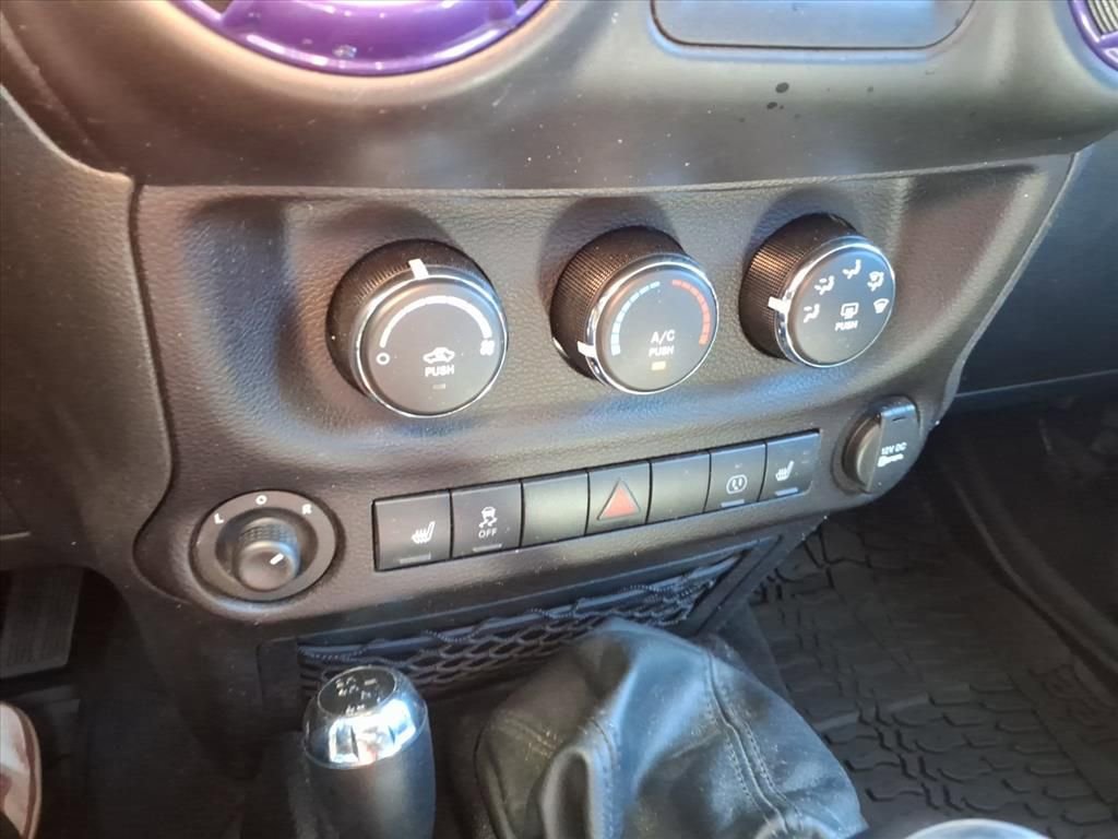 Used 2016 Jeep Wrangler Unlimited Sahara image 22