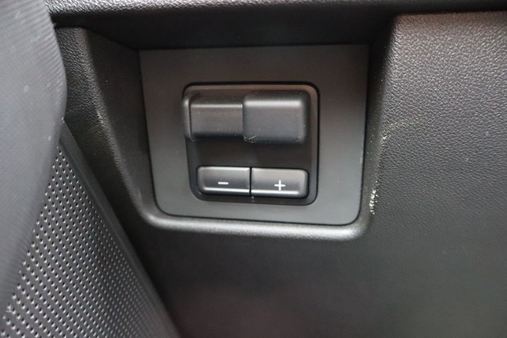 Used 2024 Chevrolet Colorado LT w/ LT Convenience Package III image 16