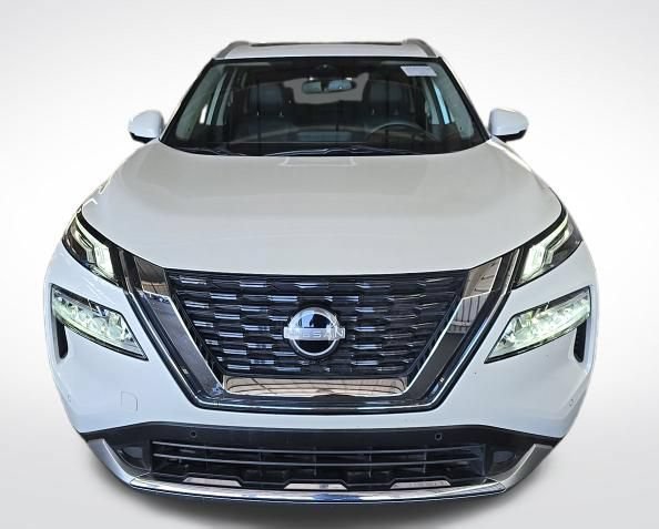 Used 2023 Nissan Rogue Platinum w/ Platinum Premium Package FWD image 3