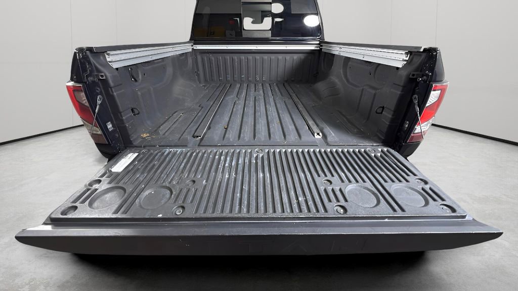 Used 2021 Nissan Titan PRO-4X w/ Pro-4x Convenience Package AWD/4WD image 30