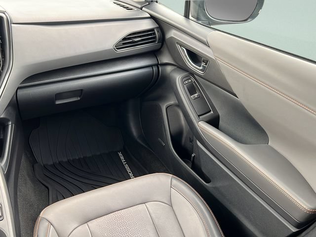 Used 2024 Subaru Crosstrek 2.5i Limited w/ Crosstrek Mirror Package AWD/4WD image 13