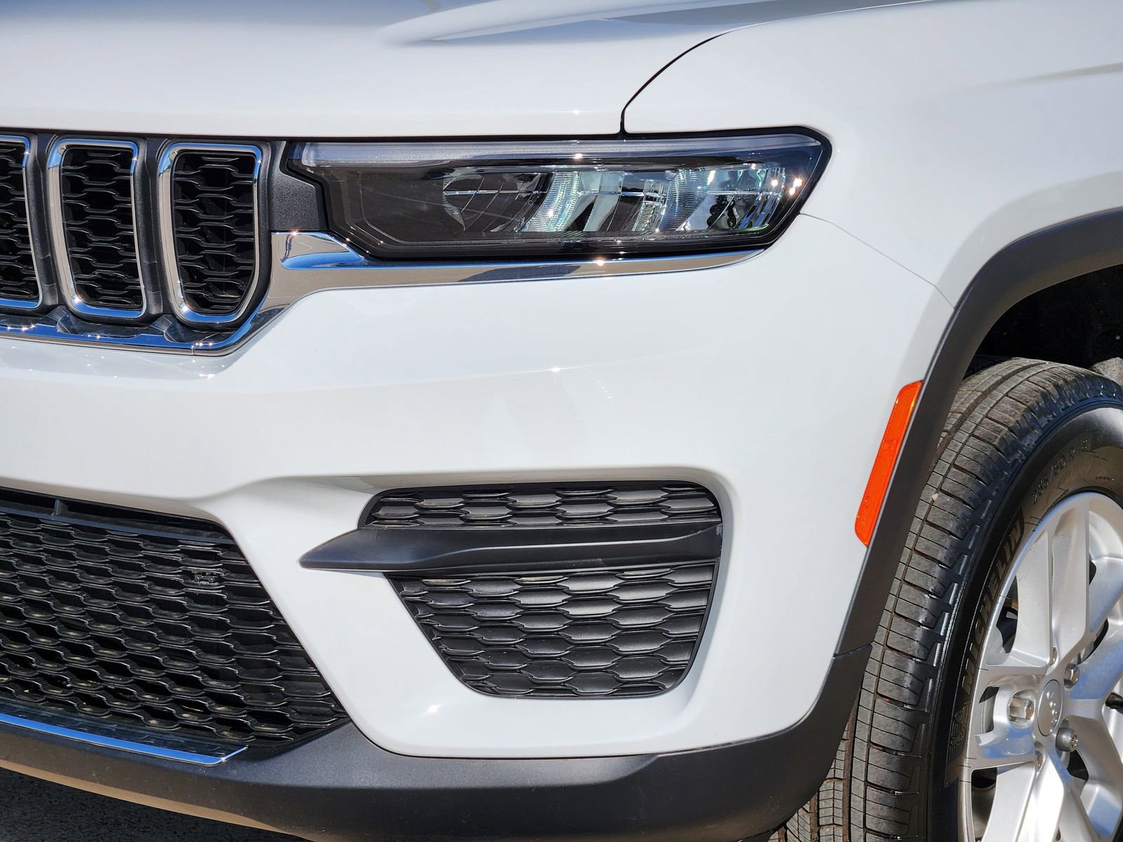 New 2026 Jeep Grand Cherokee Laredo X RWD image 10