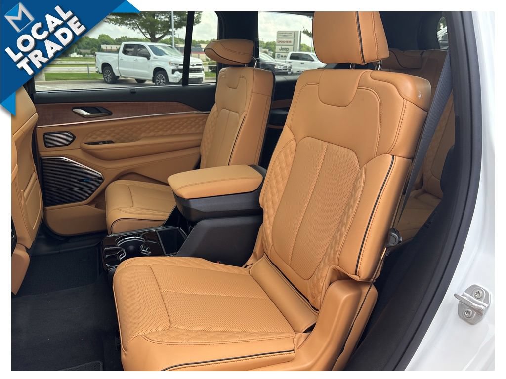 Used 2026 Jeep Grand Cherokee L Summit w/ Advanced Protech Group IV AWD/4WD image 43