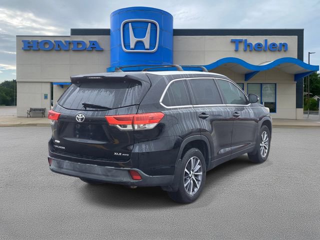 Used 2019 Toyota Highlander XLE AWD/4WD image 4