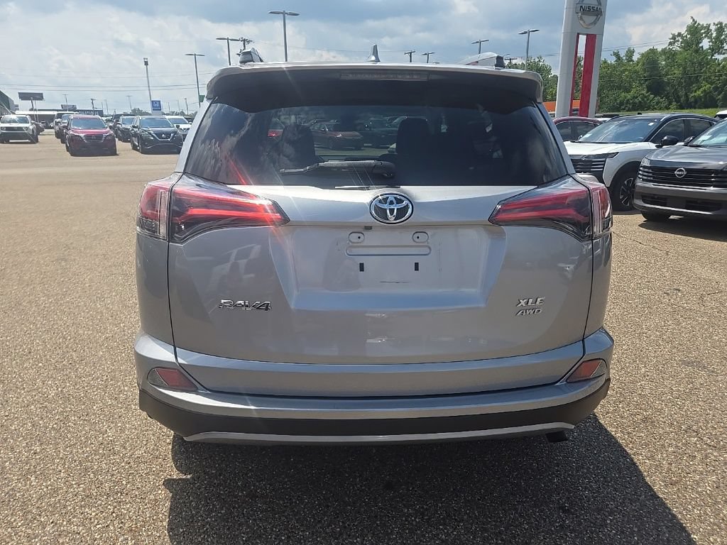Used 2018 Toyota RAV4 XLE w/ Plus Extra Value Package AWD/4WD image 7