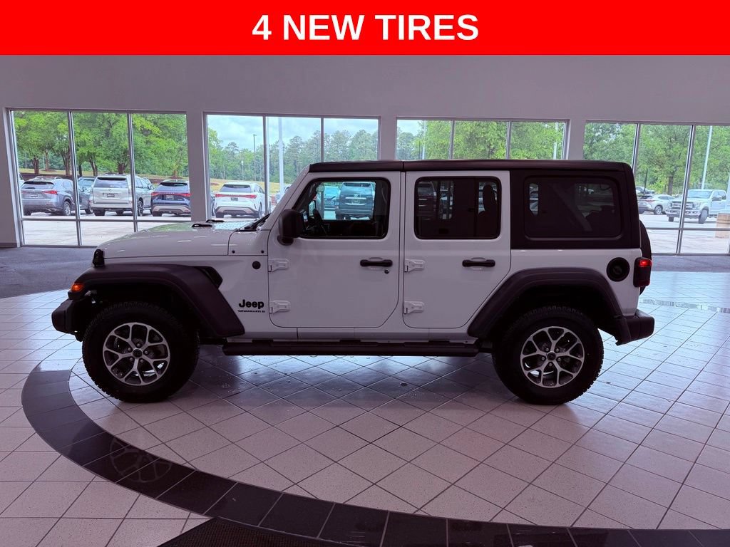 Used 2024 Jeep Wrangler Unlimited Sport AWD/4WD image 4