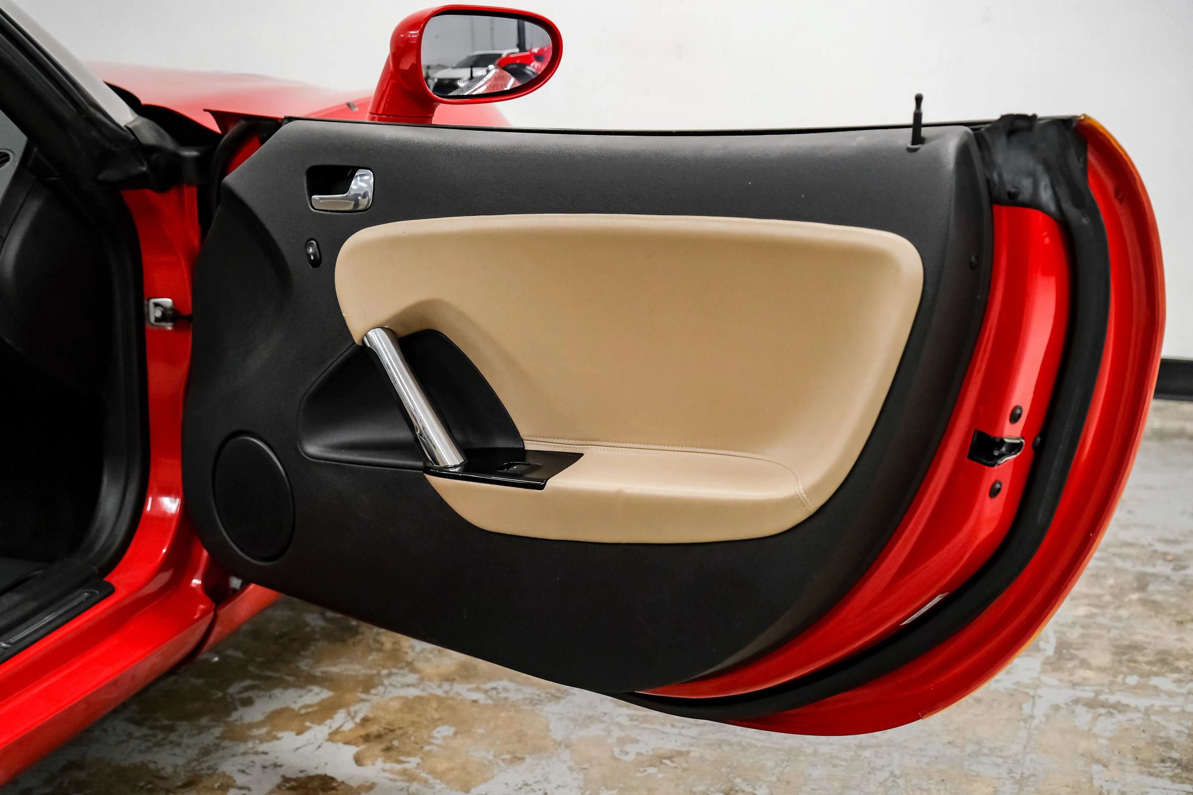 Used 2009 Saturn Sky Red Line RWD image 37