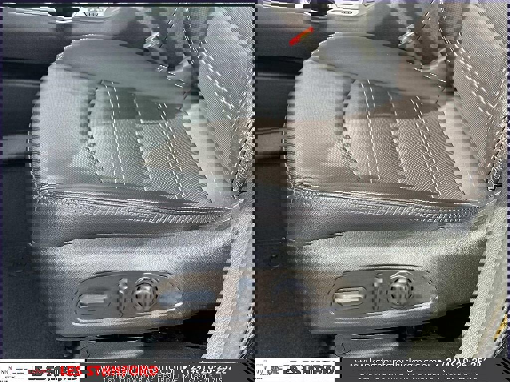 Used 2023 GMC Terrain Denali w/ Denali Premium Package image 19