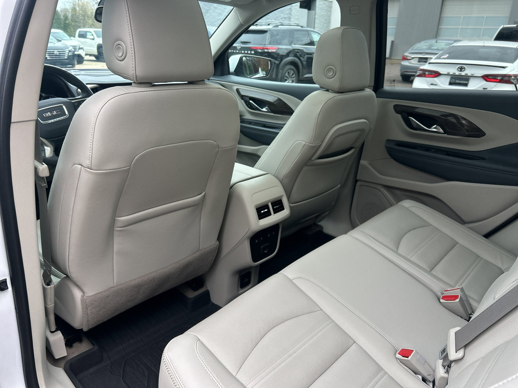Used 2022 GMC Terrain Denali w/ Denali Premium Package image 11