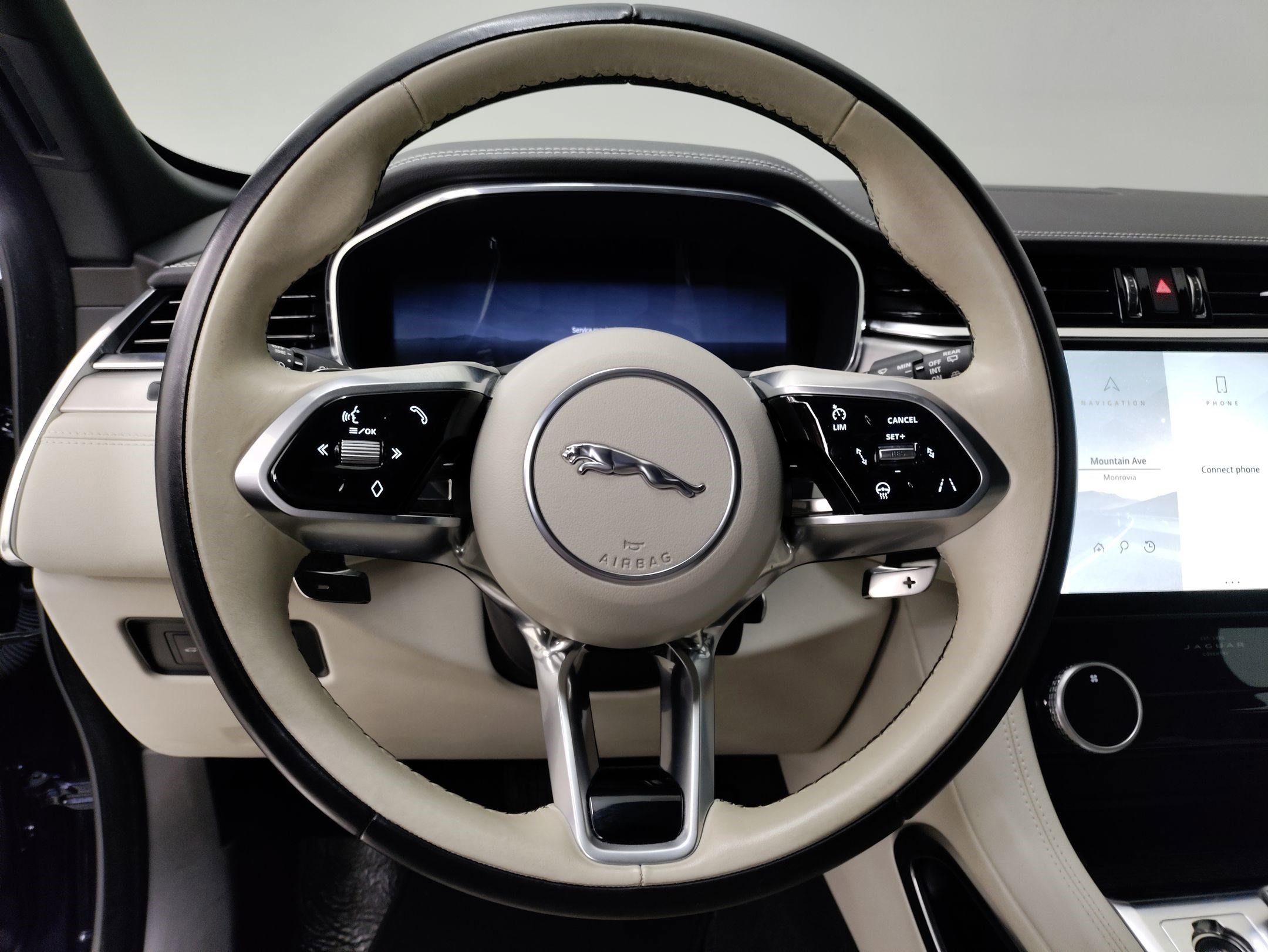 Used 2024 Jaguar F-PACE R-Dynamic S image 17