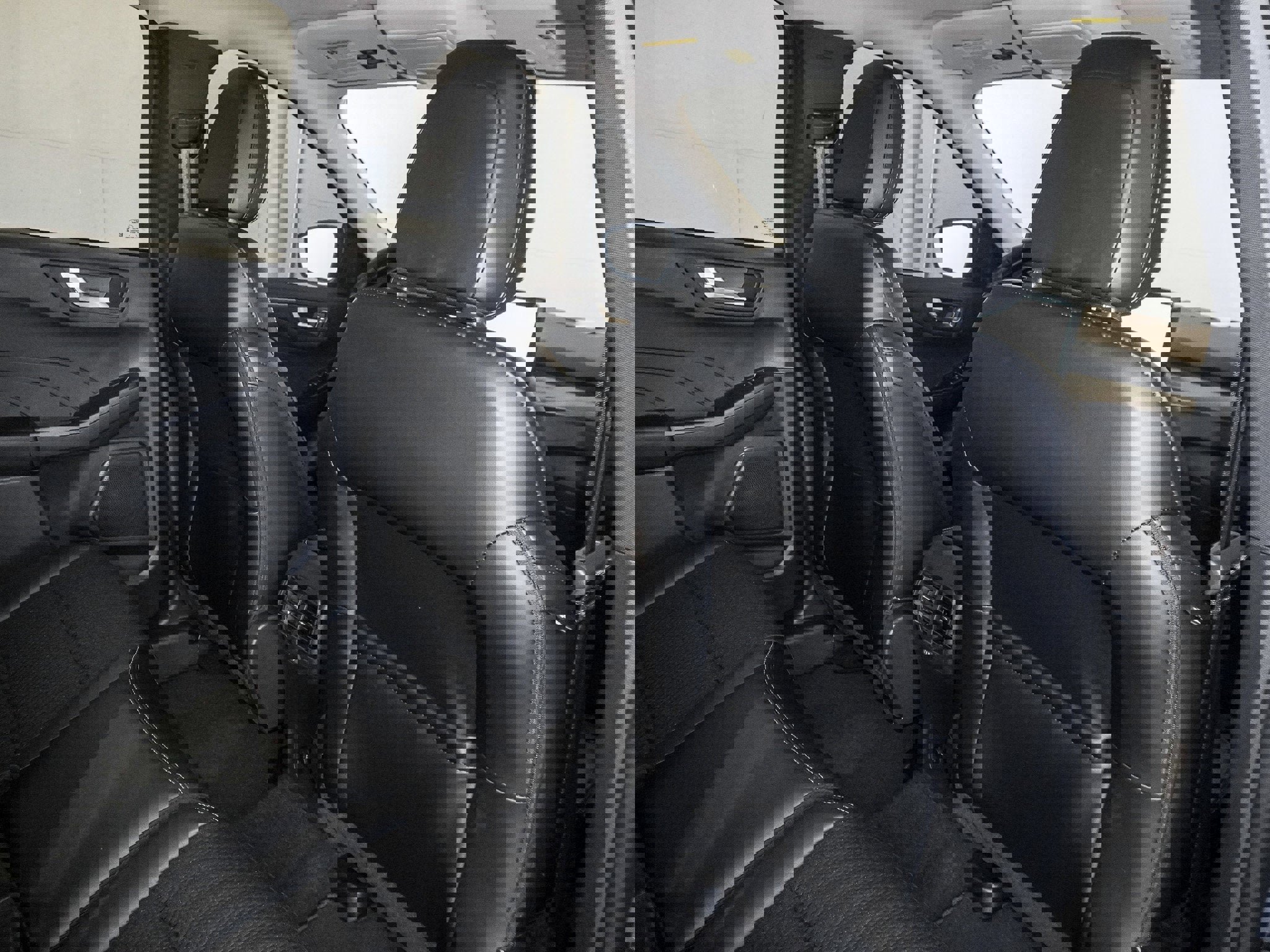 New 2025 Ford Escape SE w/ Class II Trailer Tow Package image 42