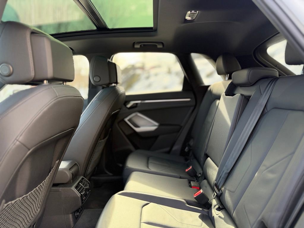 Used 2025 Audi Q3 2.0T Premium image 21