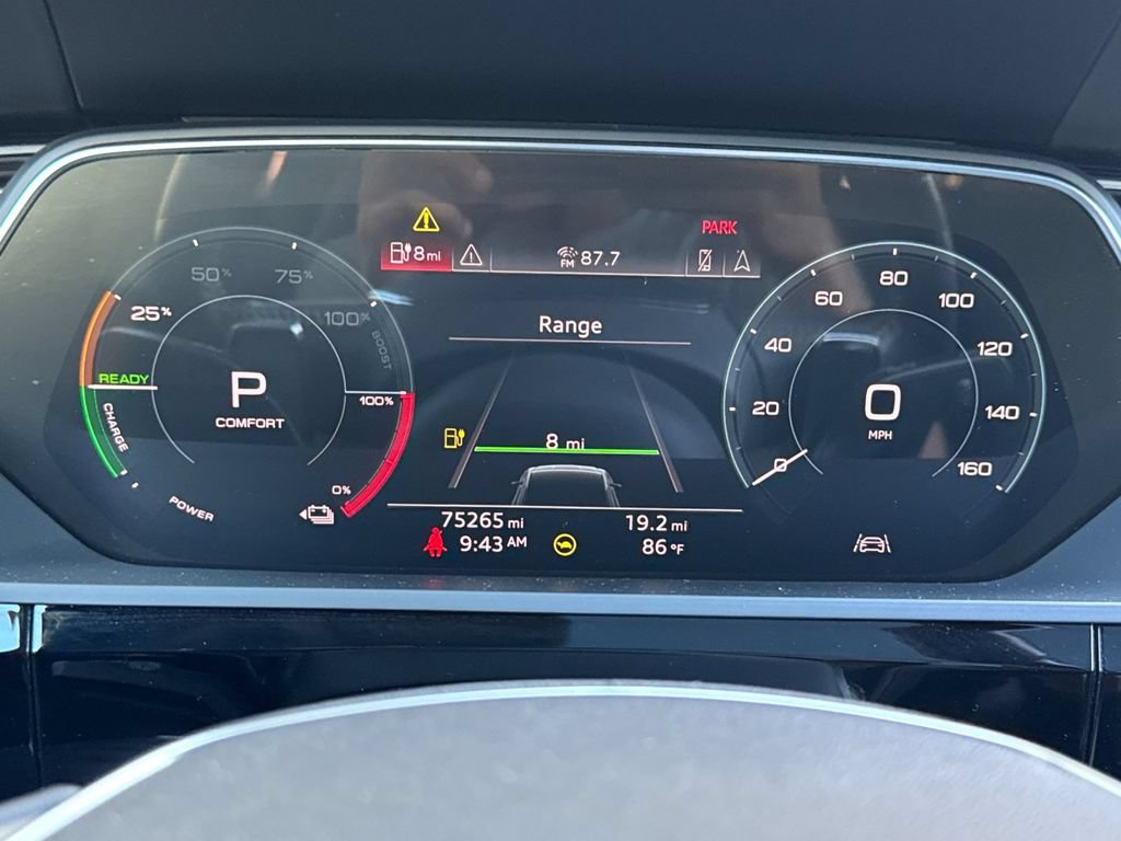 Used 2019 Audi e-tron Prestige w/ Prestige Package AWD/4WD image 35