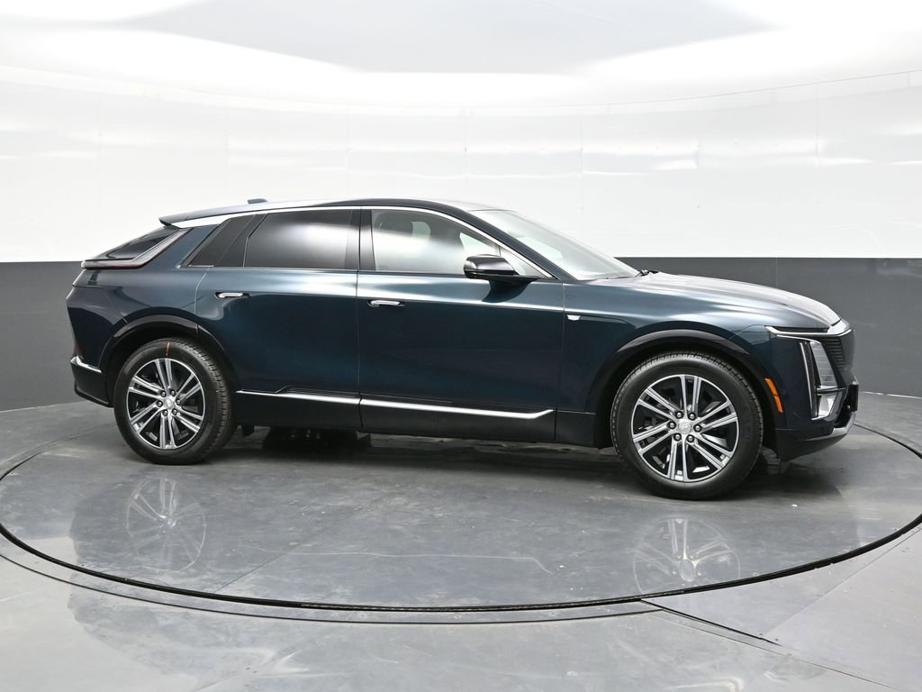 New 2026 Cadillac Lyriq Premium Luxury image 8