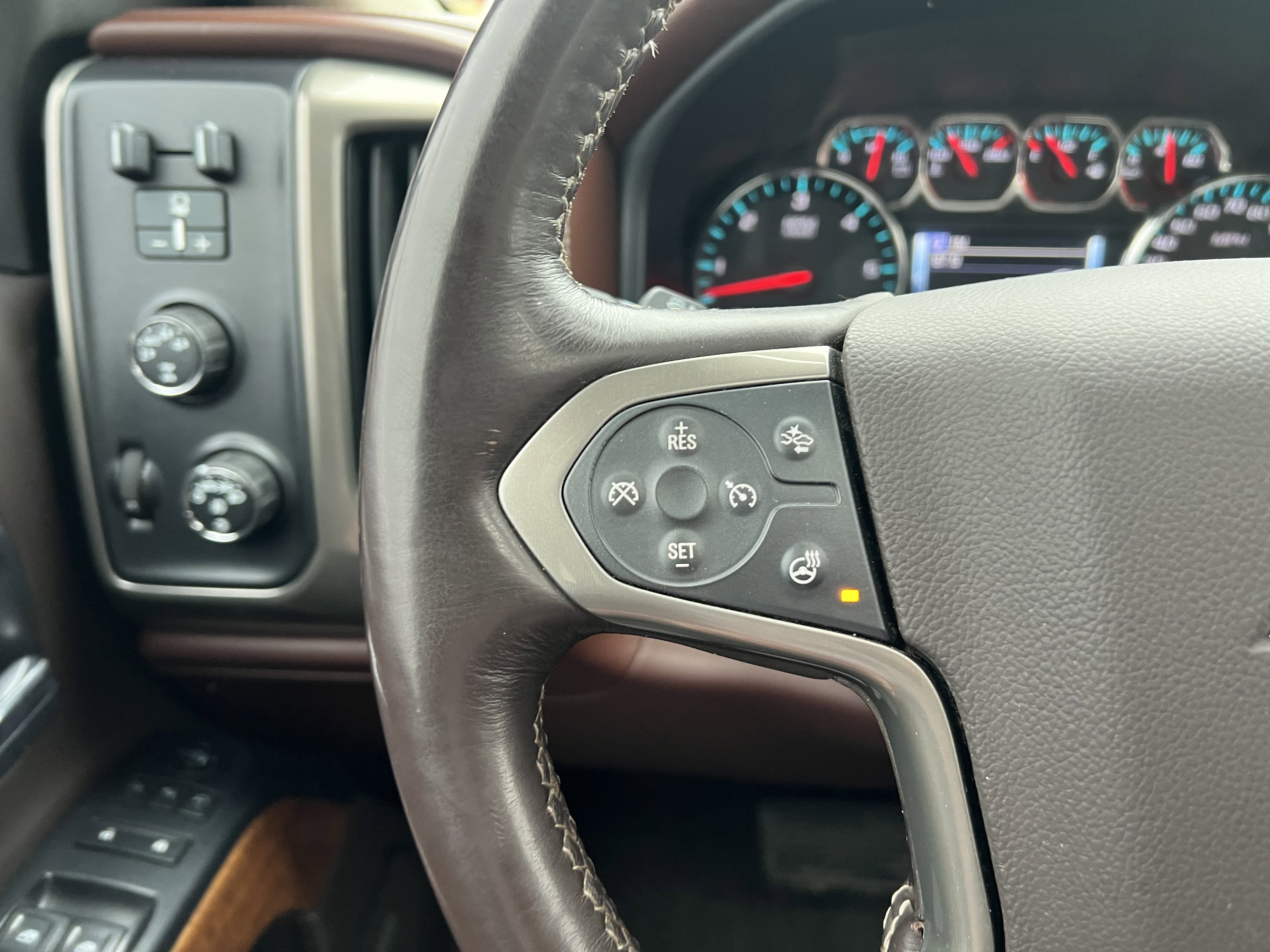Used 2015 Chevrolet Silverado 1500 High Country w/ High Country Premium Package image 18