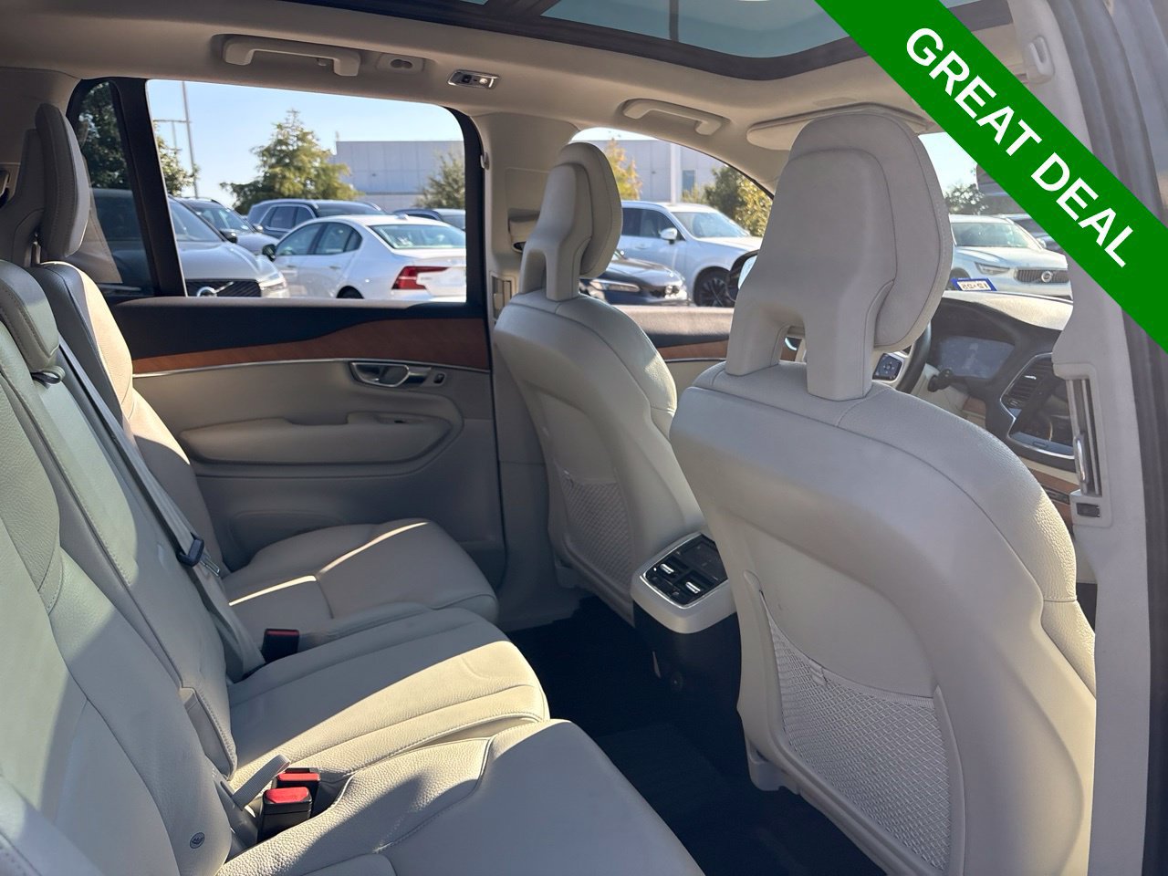 Used 2021 Volvo XC90 T6 Momentum w/ Advanced Package AWD/4WD image 13