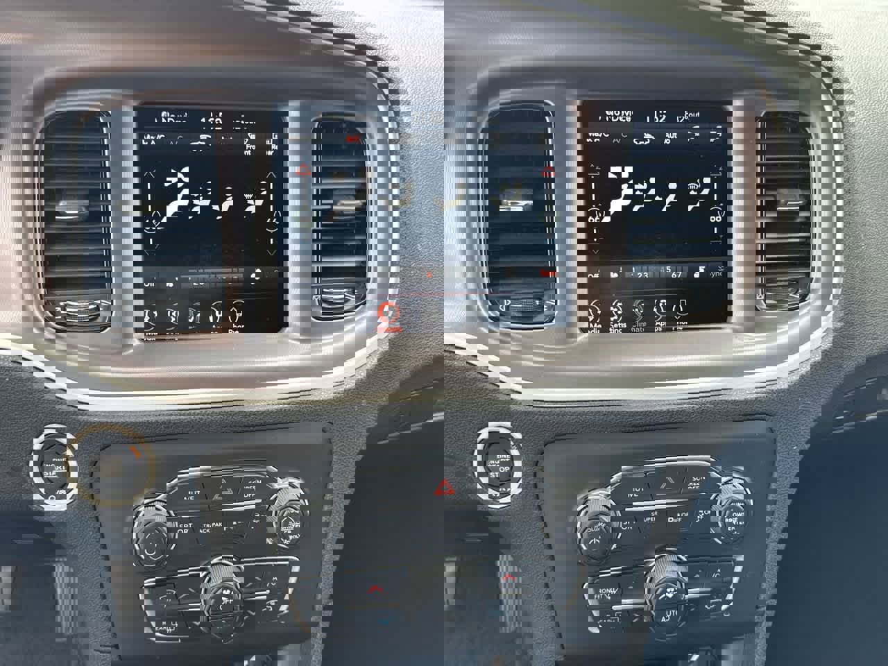 Used 2022 Dodge Charger GT w/ Blacktop Package image 21