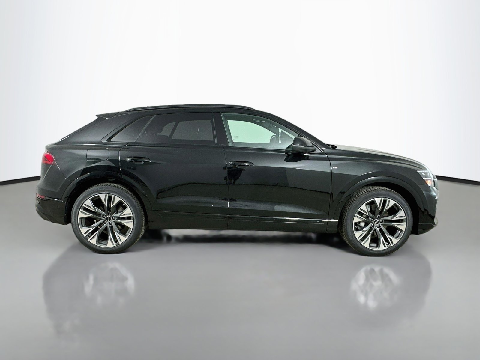New 2027 Audi Q8 Premium Plus AWD/4WD image 4