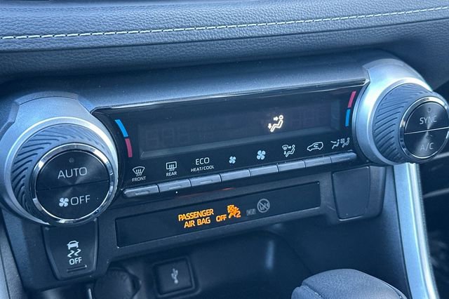 Used 2022 Toyota RAV4 LE image 19